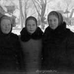 Девушки на зимней улице